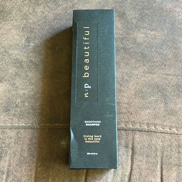 n: philanthropy beautiful Smoothing Shampoo NIB‎ - Picture 1 of 4